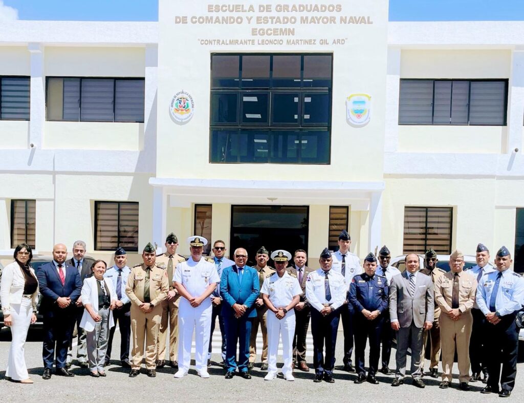 EGAEE fortalece formación académica con visita a la Armada de República Dominicana.