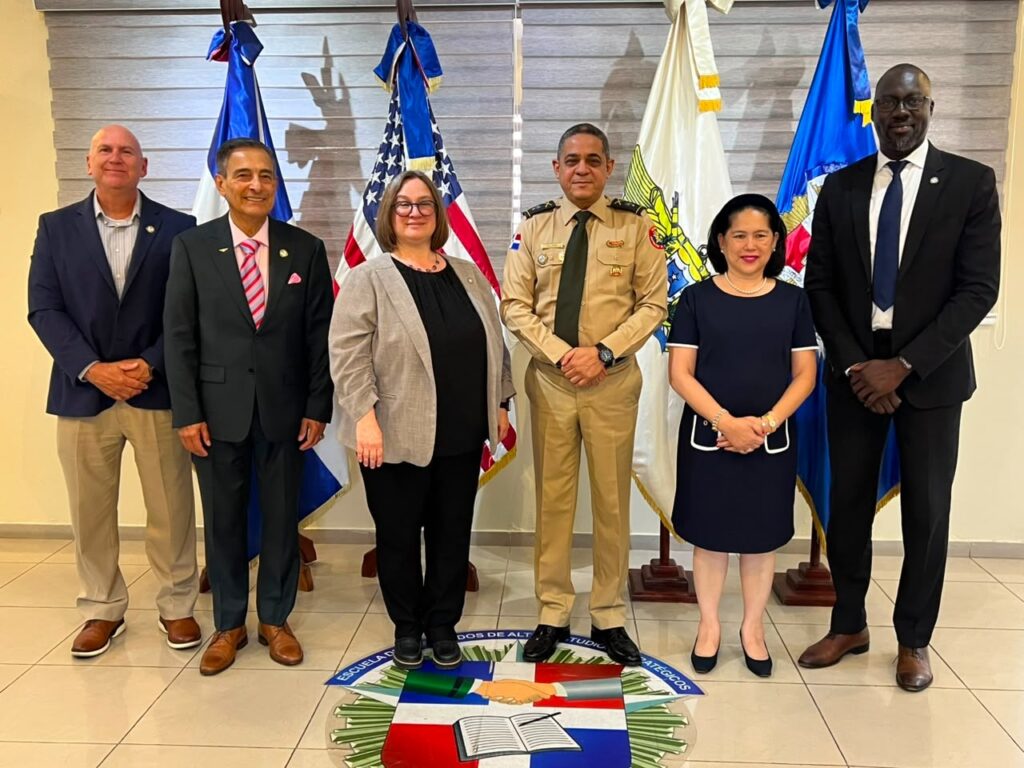 EGAEE recibe visita oficial del Centro de Estudios Hemisféricos de Defensa William J. Perry.