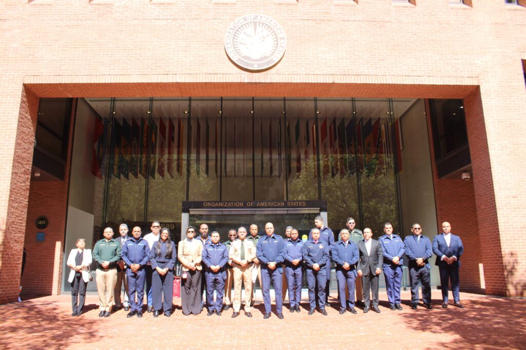 EGAEE realiza visita académica a la Junta Interamericana de Defensa (JID).