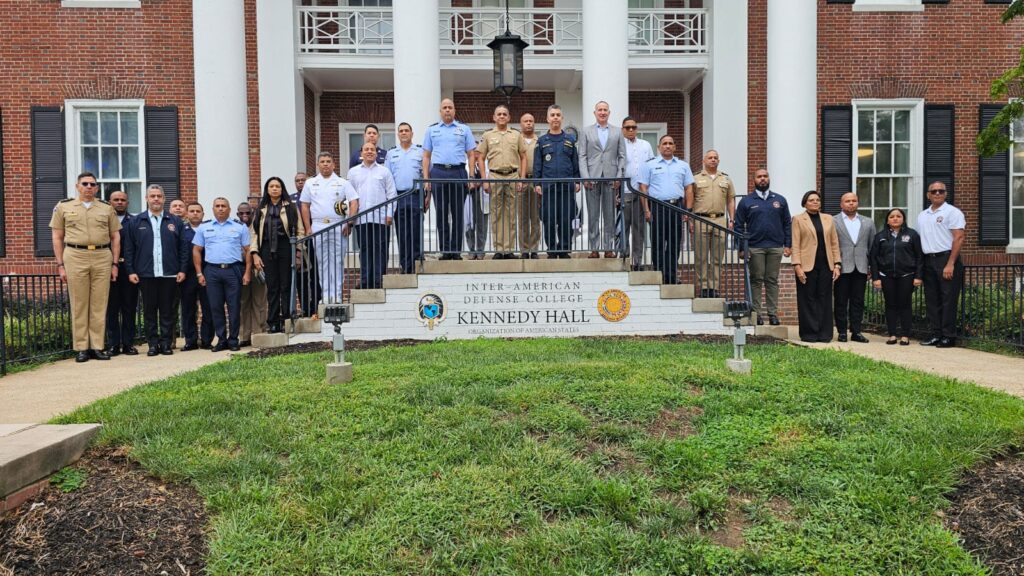 EGAEE realiza visita académica al Colegio Interamericano de Defensa de Estados Unidos.